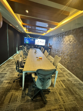 Integración tecnológica para salas de videoconferencia y producción audiovisual corporativa