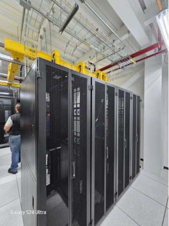 Implementación de fibra óptica en data center certificado